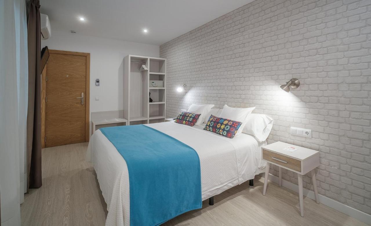 Hostal Menurka Hostel